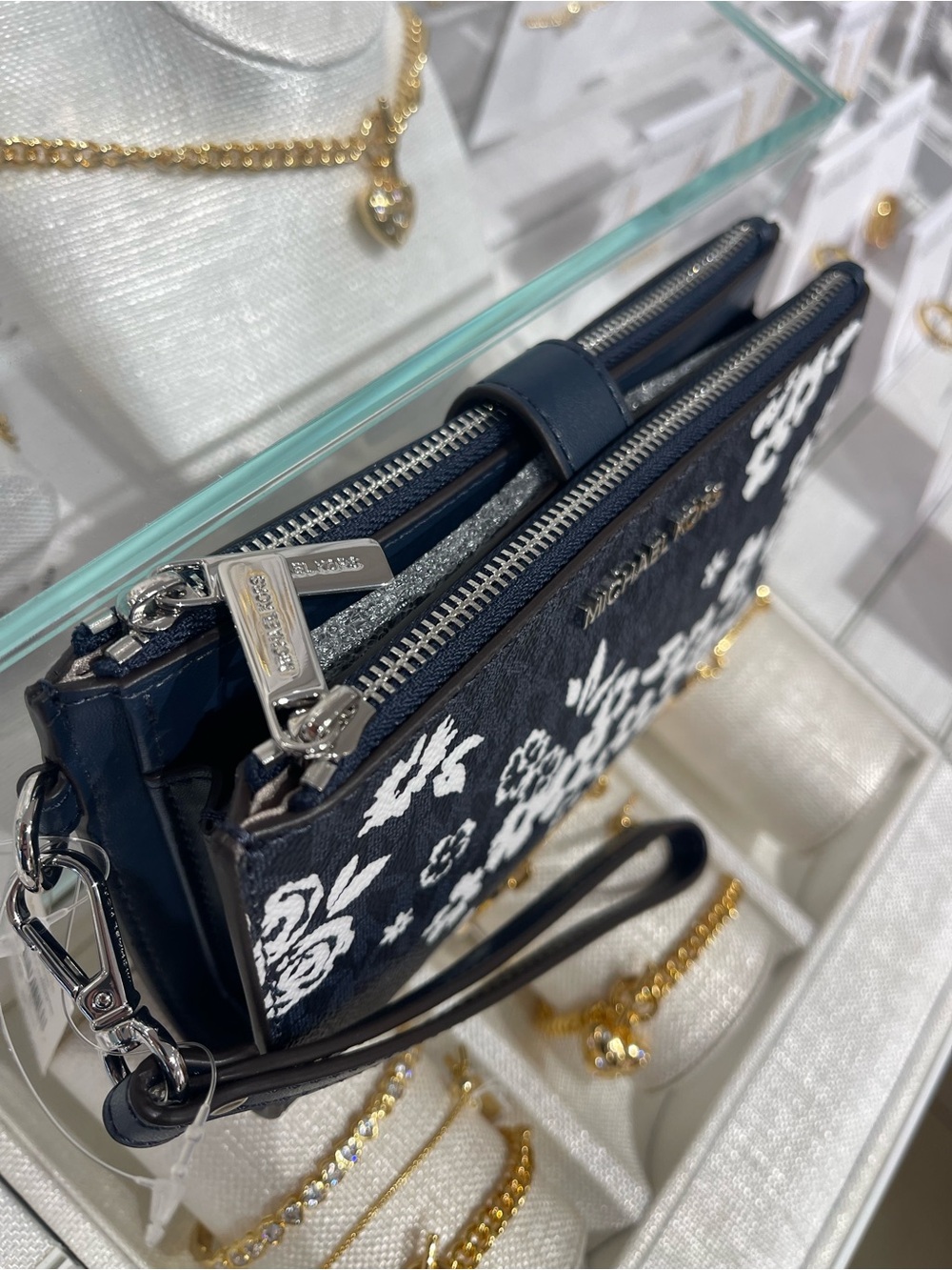 MICHAEL KORS JST Lg Double Zip Printed Signature Logo Wristlet Wallet 
Admiral
N - Picture 6 of 16